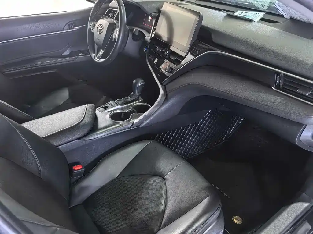 Toyota Camry — миниатюра 14