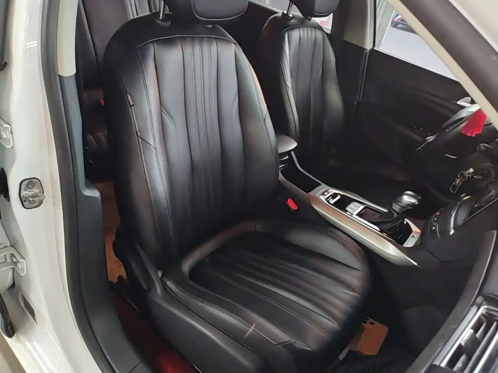 Peugeot 408 — миниатюра 25