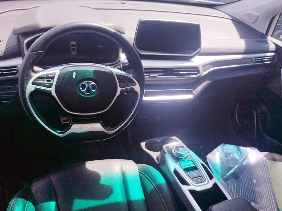 BAIC EX3 — миниатюра 12