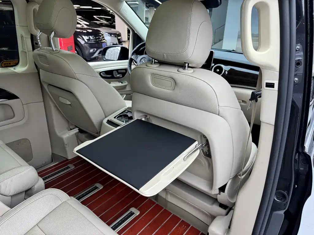 Mercedes-Benz V-Class — миниатюра 12