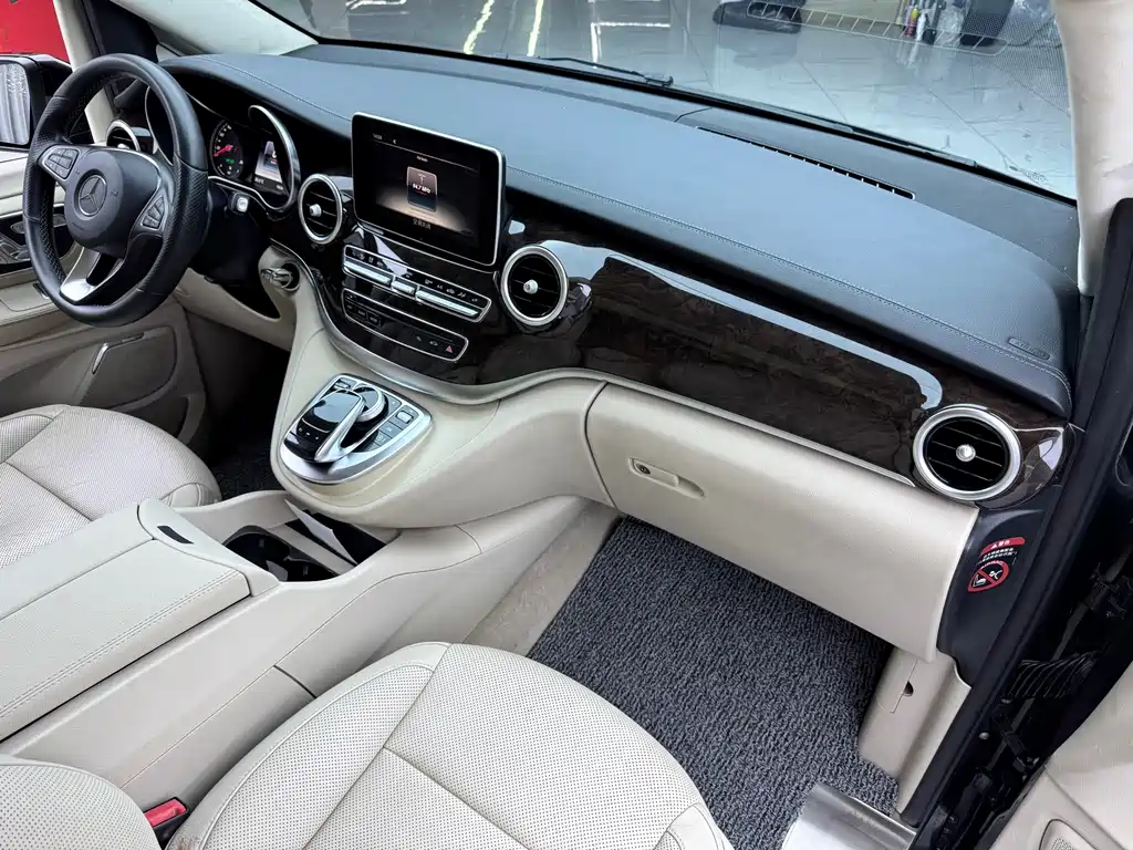 Mercedes-Benz V-Class — миниатюра 15