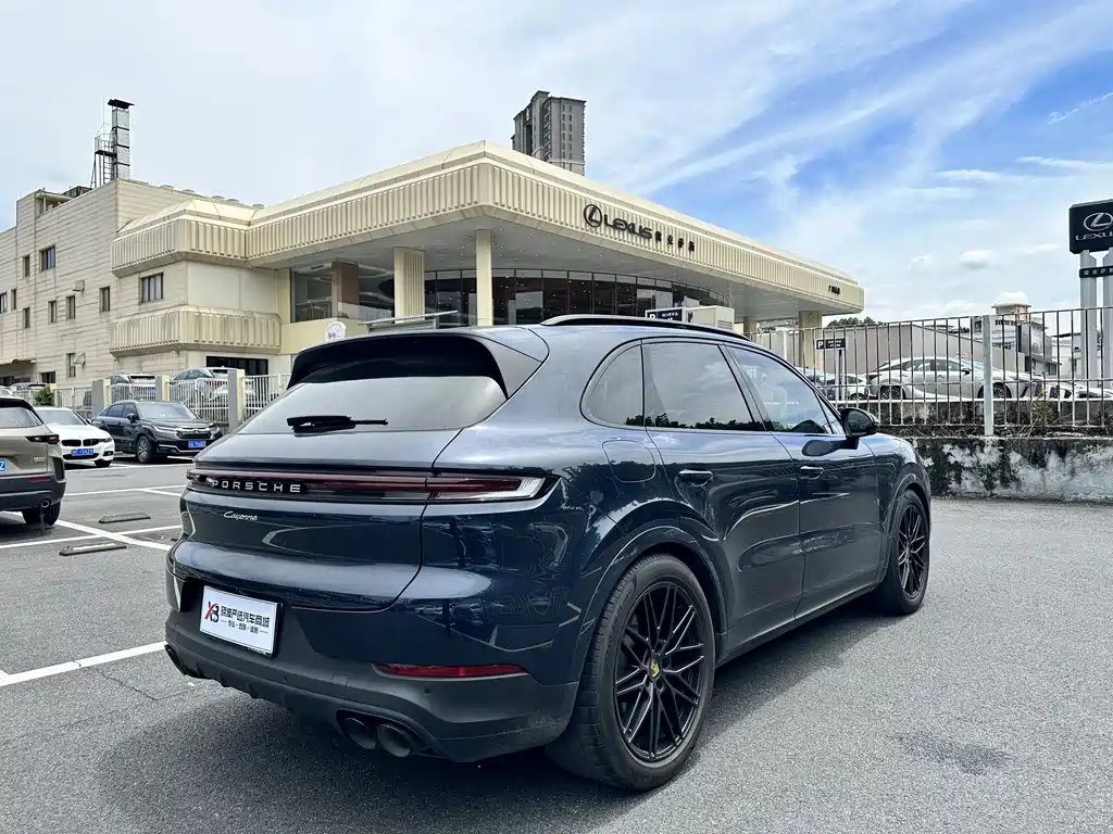 Porsche Cayenne — миниатюра 21