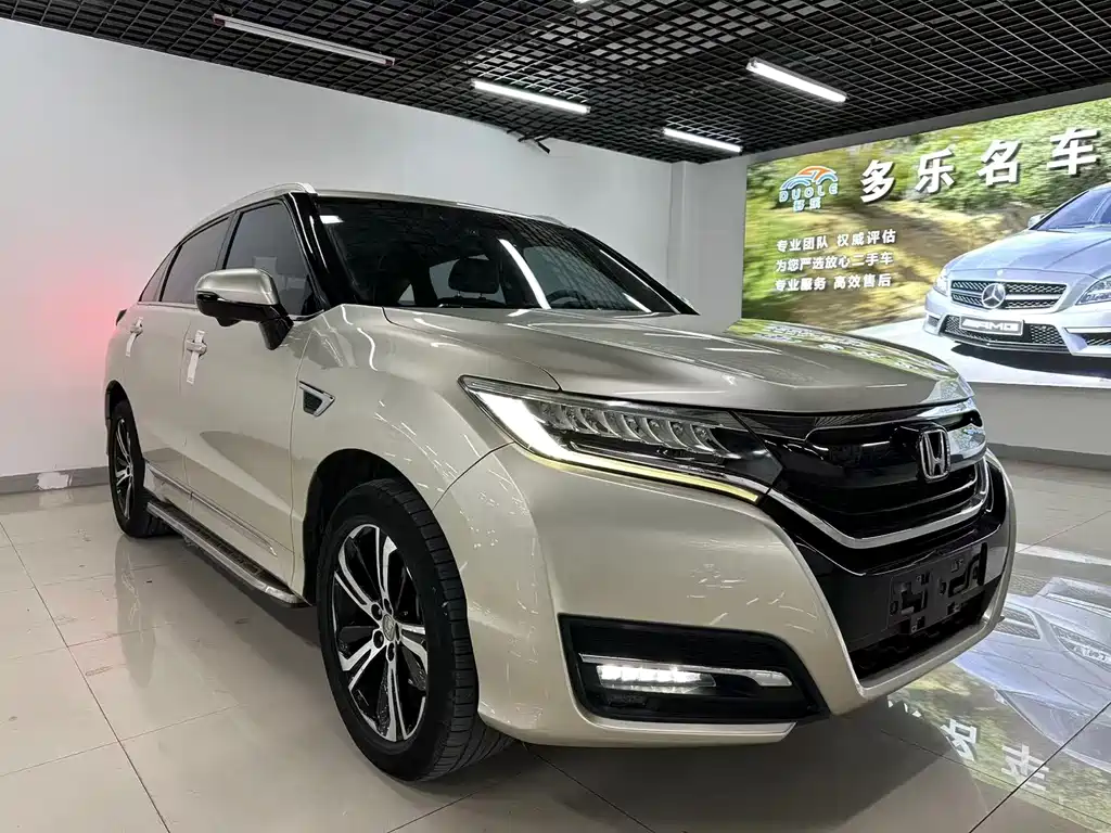 HONDA UR V