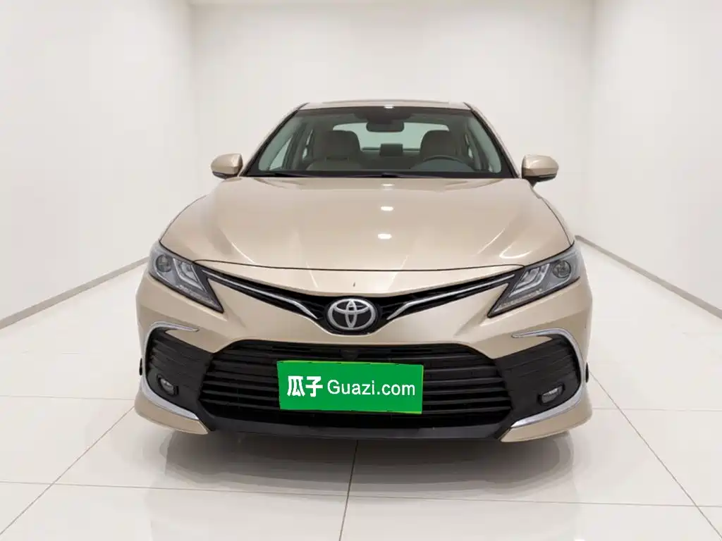 Toyota Camry — миниатюра 2