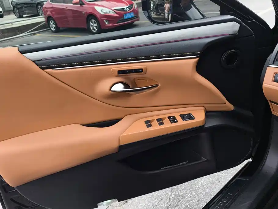 Lexus ES — миниатюра 7