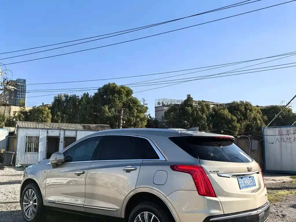 CADILLAC XT5