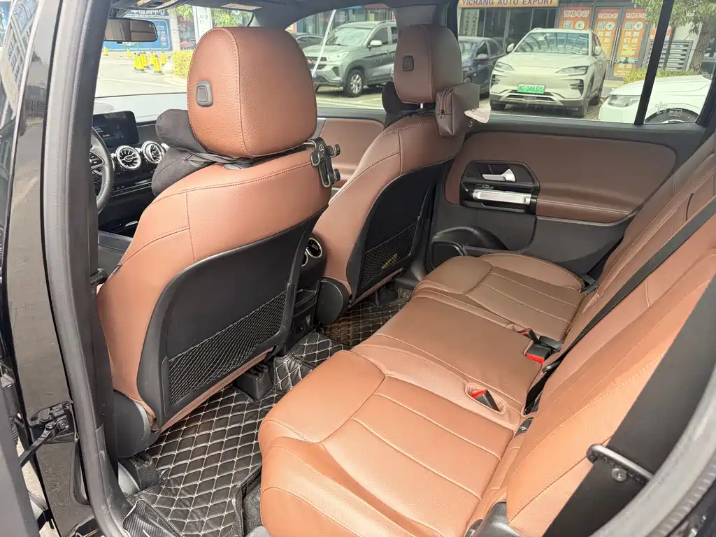 Mercedes-Benz GLB — миниатюра 6