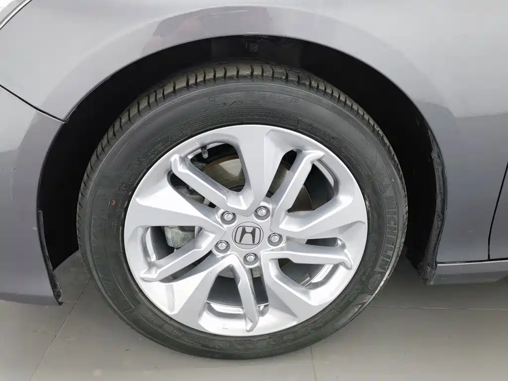 Honda Accord — миниатюра 17