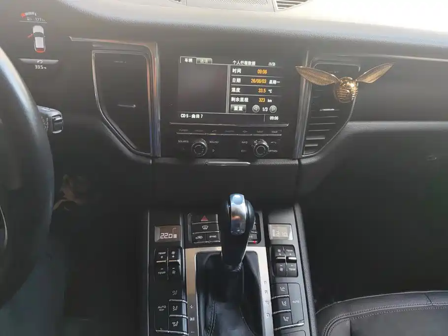 Porsche Macan — миниатюра 13