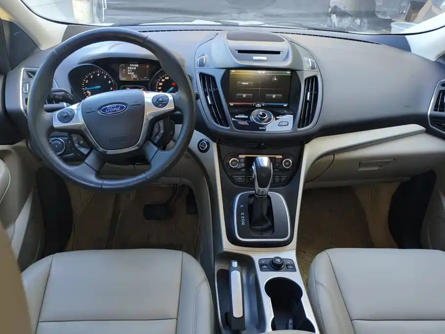 Ford Kuga — миниатюра 12