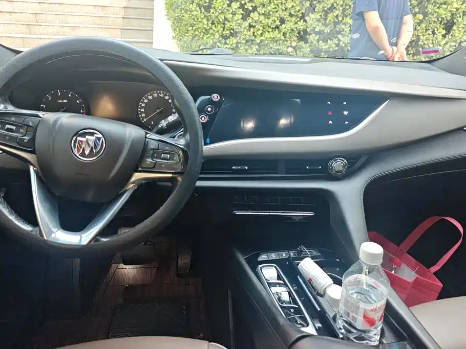 Buick Enclave — миниатюра 12