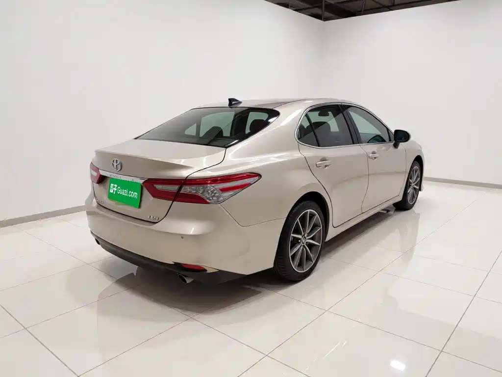 Toyota Camry — миниатюра 6
