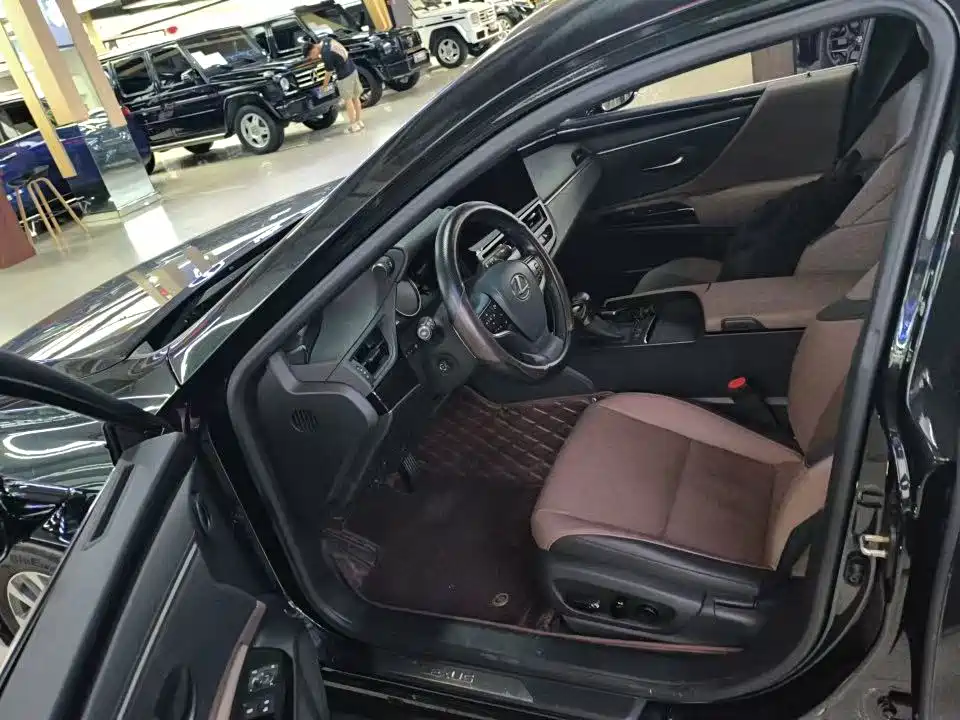 Lexus ES 2023 200
