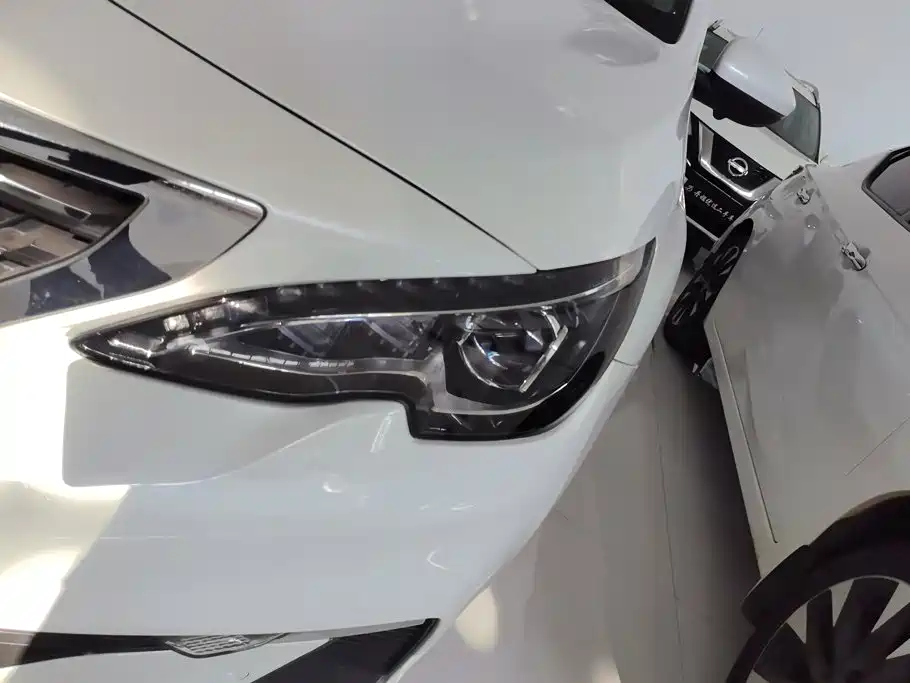 Peugeot 408 — миниатюра 5