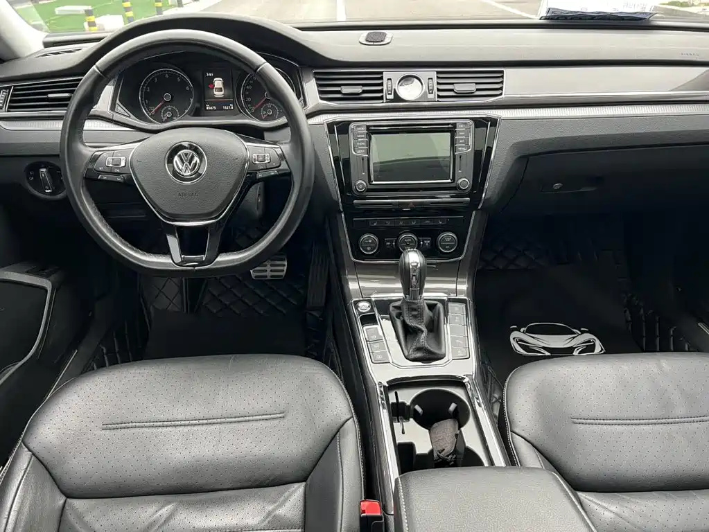 Volkswagen Passat 2017 330TSI DSG