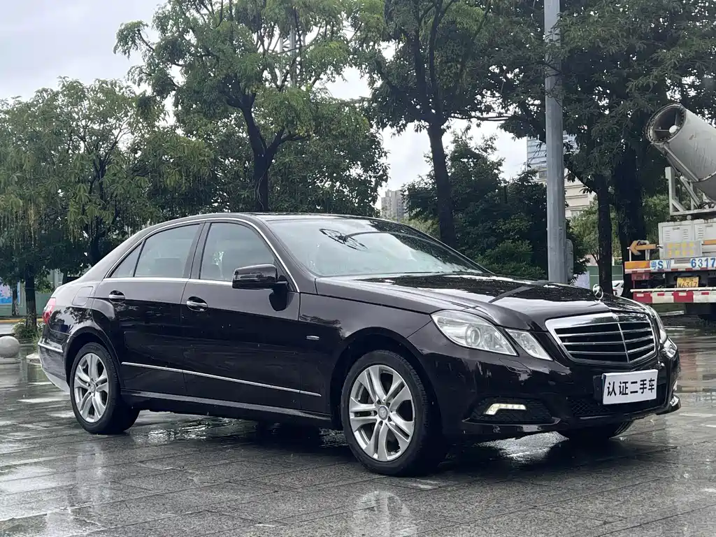 Mercedes-Benz E-Class (Import) — миниатюра 3
