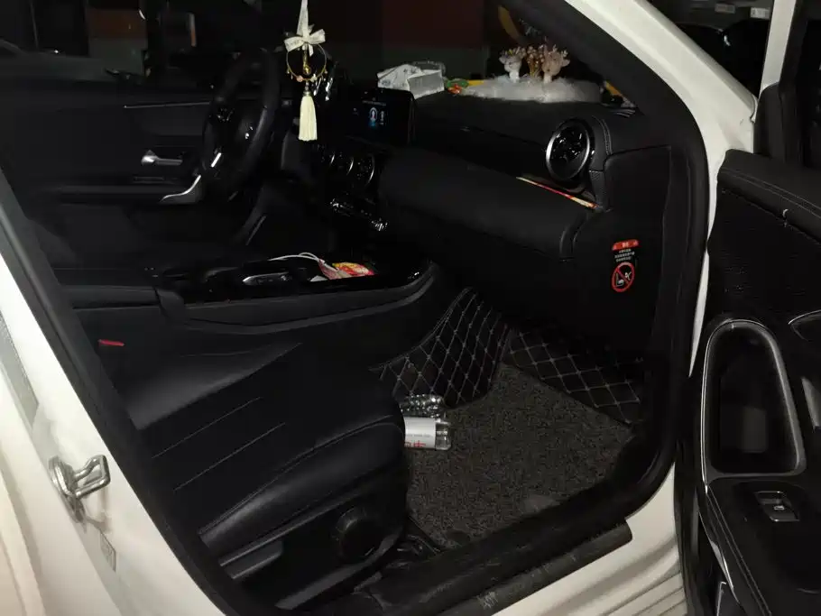 Mercedes-Benz A-Class — миниатюра 8