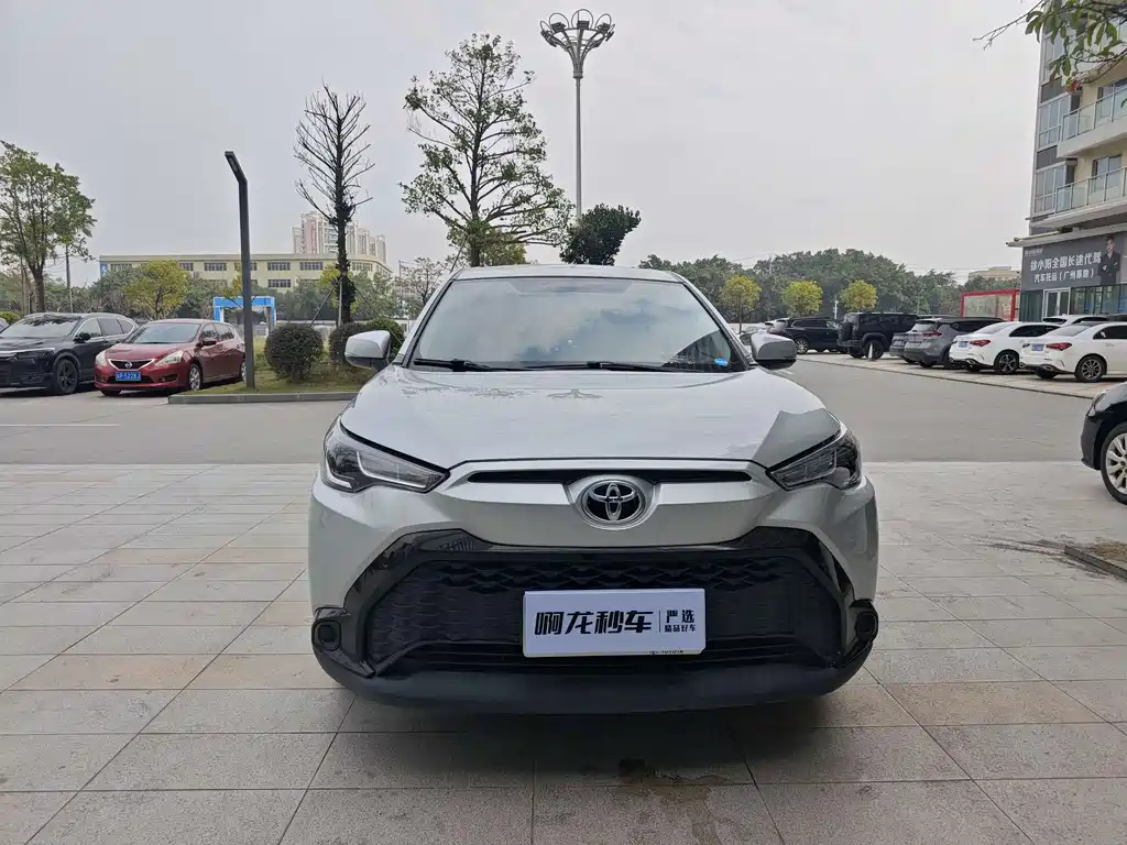 Toyota Frontlander 2024