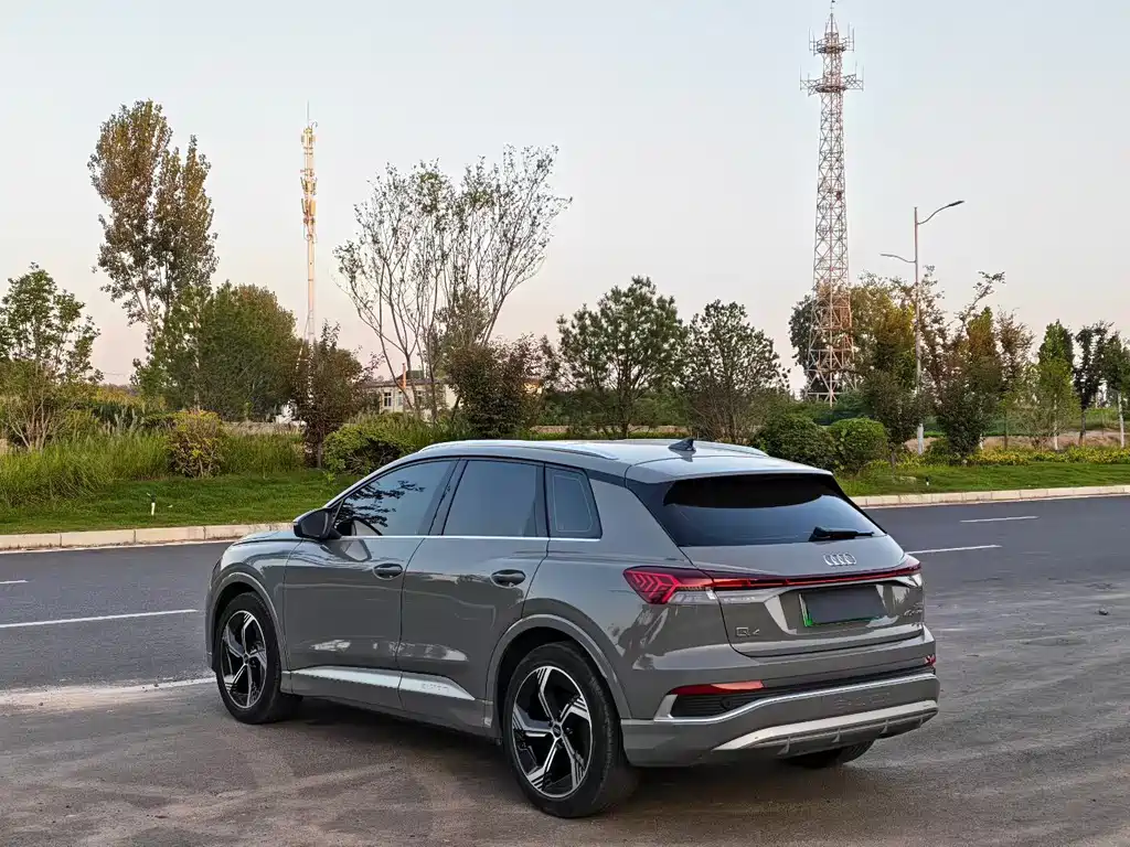 Audi Q4 e-tron — миниатюра 7