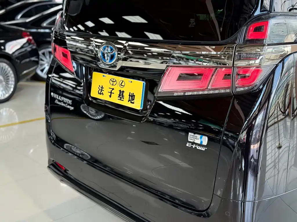 Toyota Vellfire — миниатюра 26