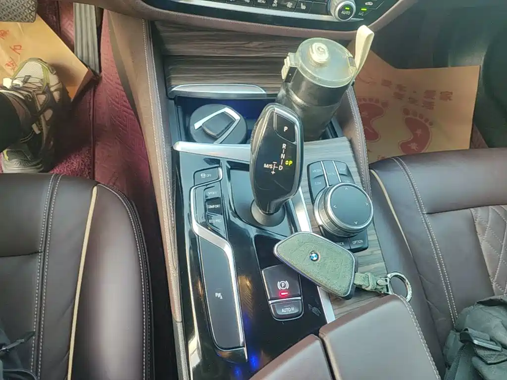 BMW 5 Series — миниатюра 14