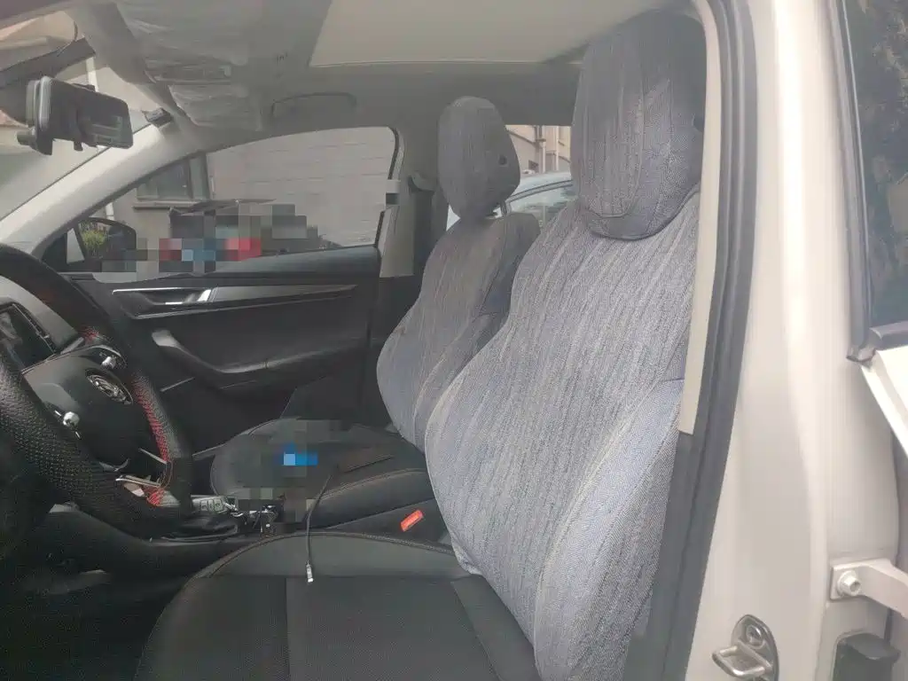 Skoda Karoq — миниатюра 12