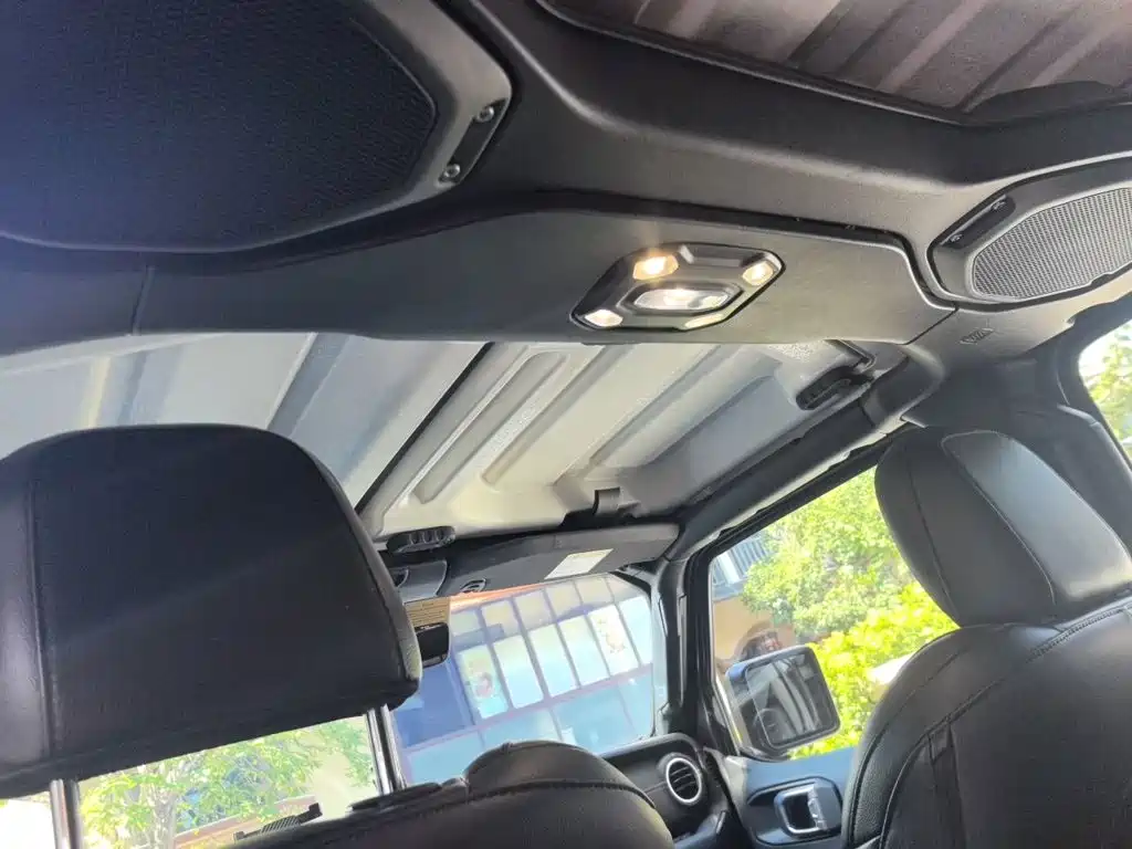 Jeep Wrangler PHEV — миниатюра 19