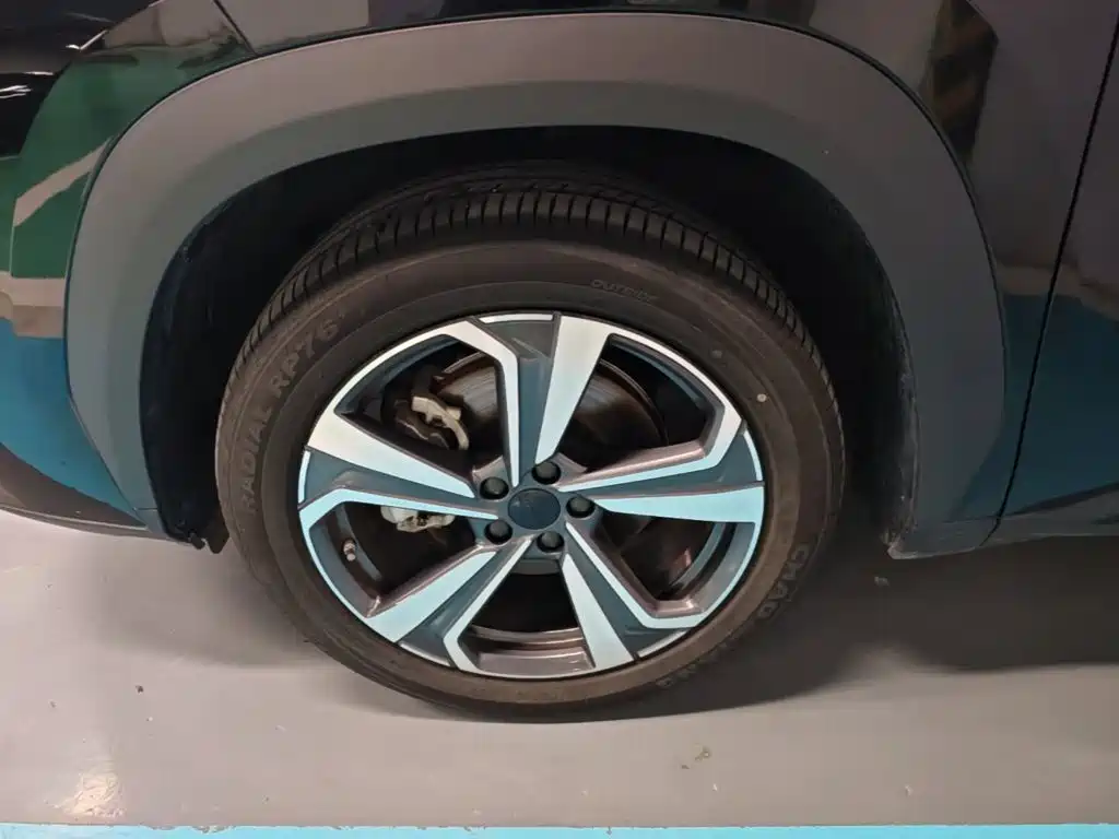 Geely Boyue L — миниатюра 23