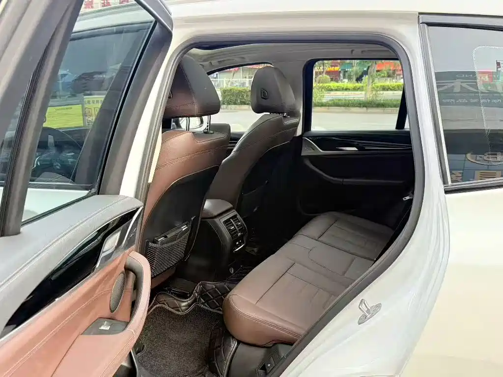 BMW X3 — миниатюра 5