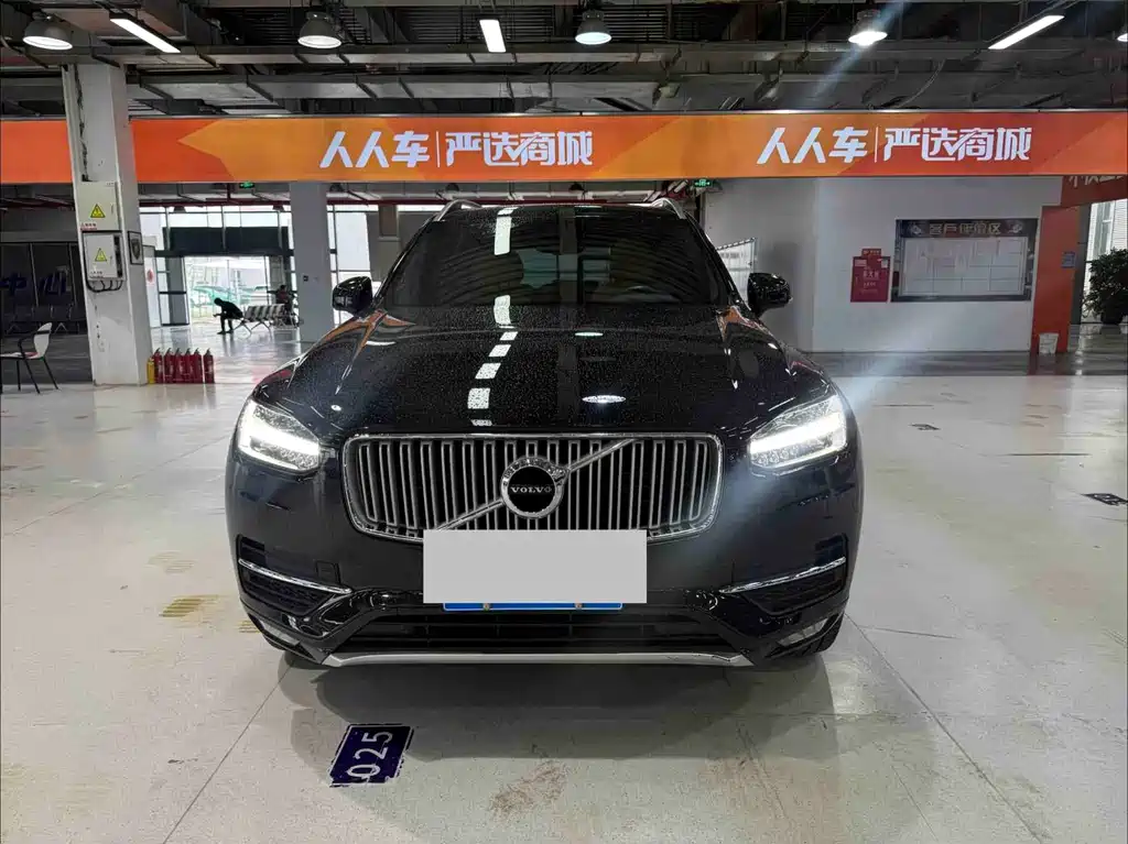 Volvo XC90 2018 T5 5 мест