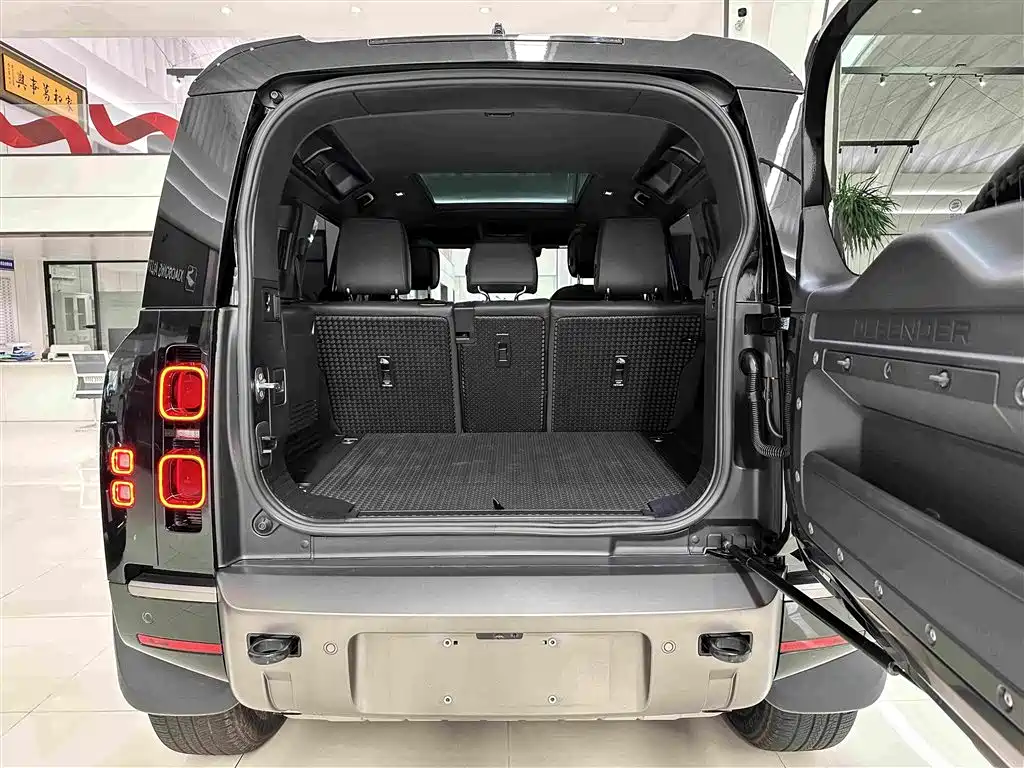 Land Rover Defender — миниатюра 26