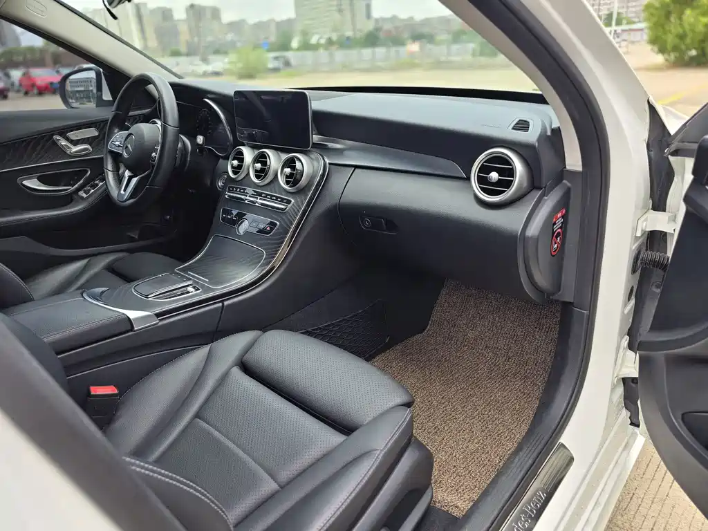 Mercedes-Benz C-Class (Import) — миниатюра 7