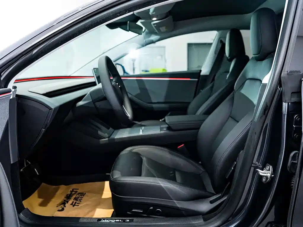 Tesla Model 3 — миниатюра 4