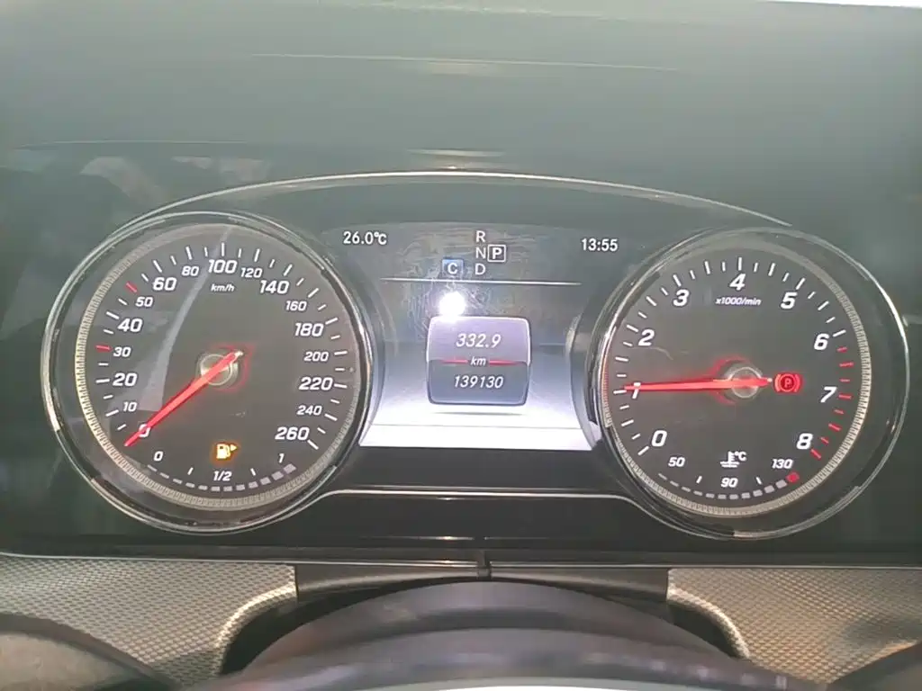 Mercedes-Benz E-Class — миниатюра 12