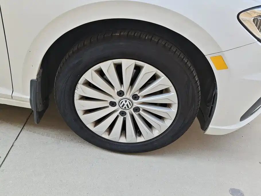 Volkswagen Lavida — миниатюра 6