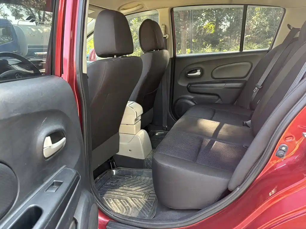 Venucia R50 — миниатюра 12
