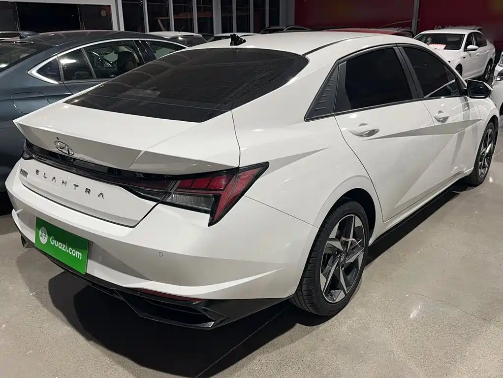 Hyundai Elantra — миниатюра 25