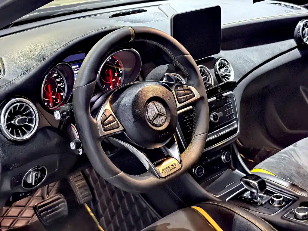 Mercedes-Benz GLA AMG — миниатюра 8