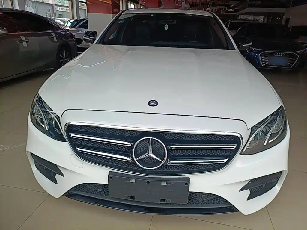 Mercedes-Benz E-Class — миниатюра 3