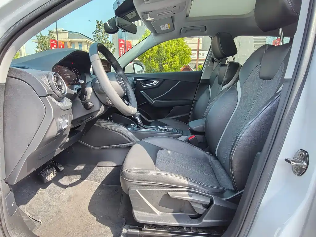 Audi Q2L e-tron — миниатюра 12