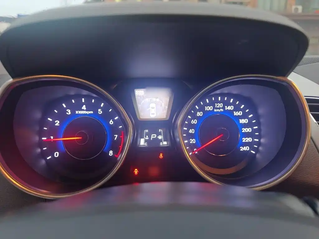Hyundai Elantra Langdong — миниатюра 4