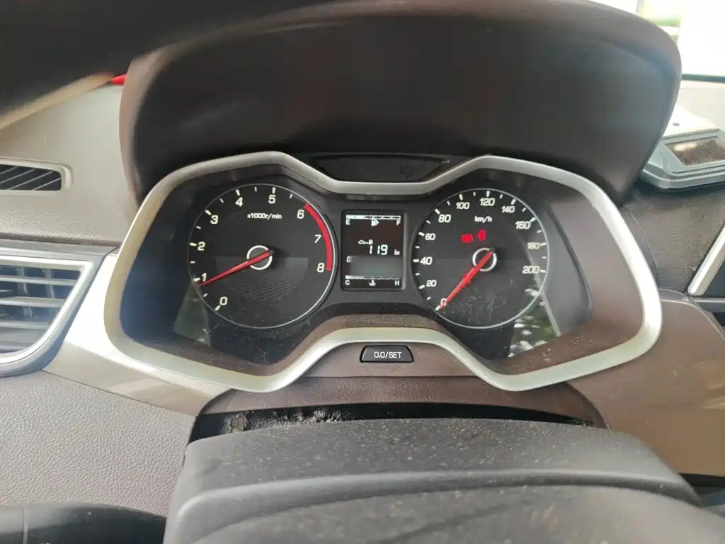 Baojun 310W — миниатюра 4