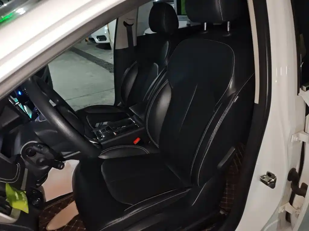 Roewe i6 Classic — миниатюра 8