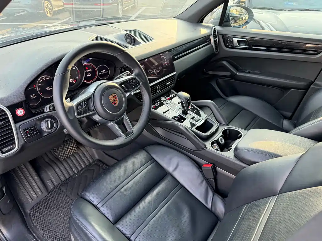 Porsche Cayenne — миниатюра 4