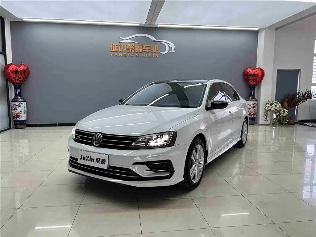 Volkswagen Sagitar 2018