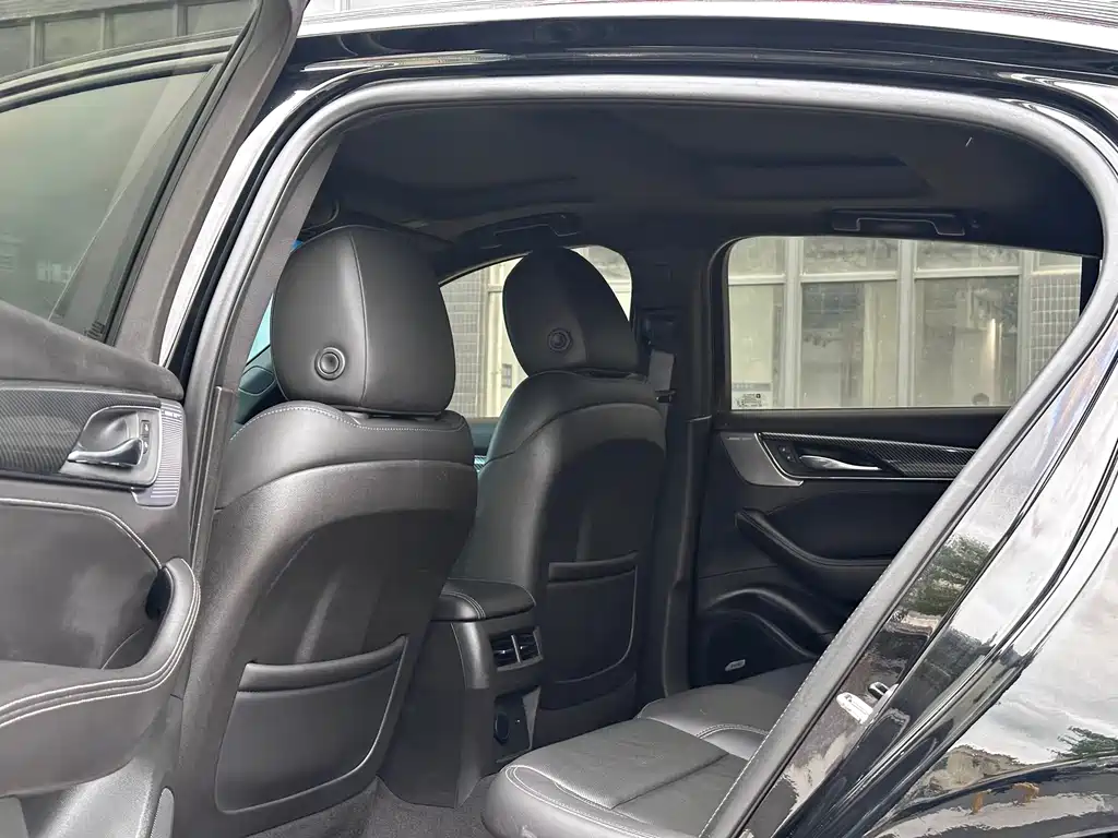 Cadillac CT5 — миниатюра 11