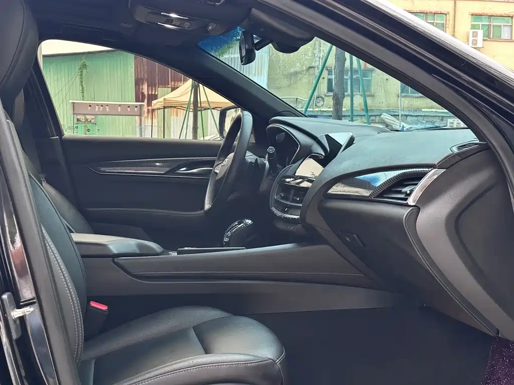 Cadillac CT5 — миниатюра 13