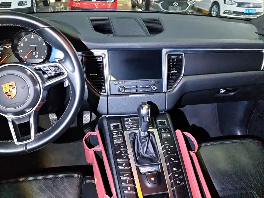 Porsche Macan — миниатюра 13