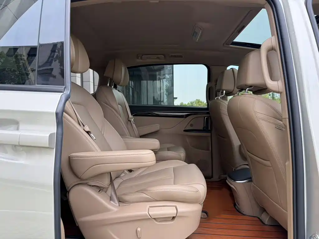 Buick GL8 — миниатюра 9