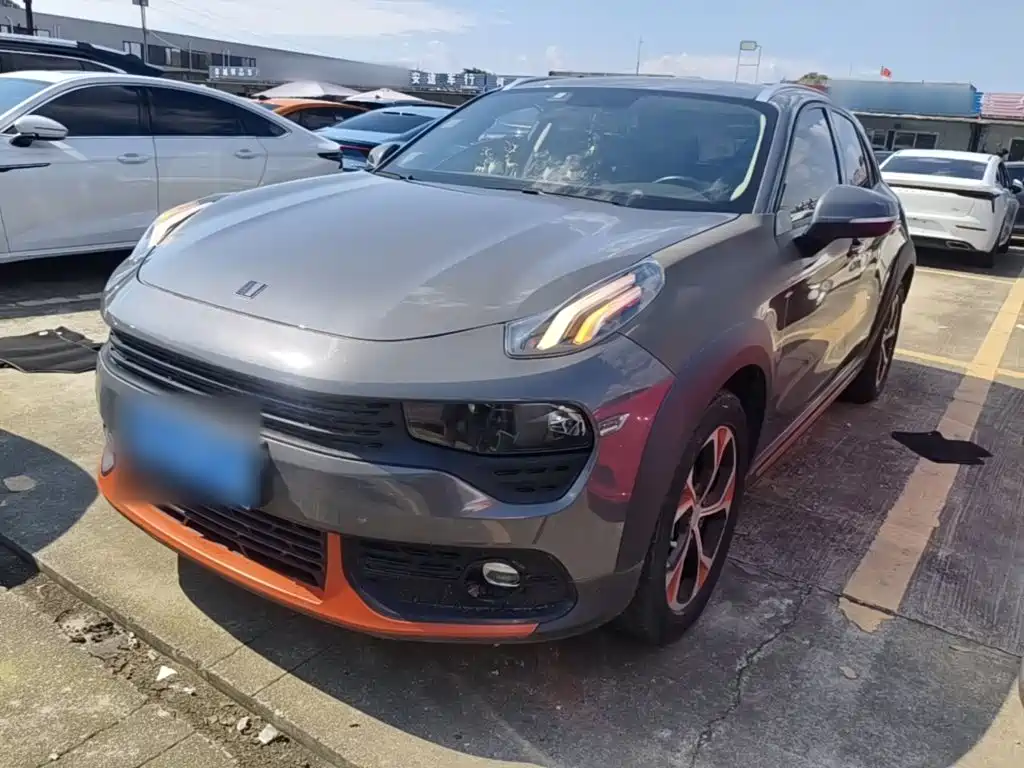 Lynk & Co 02